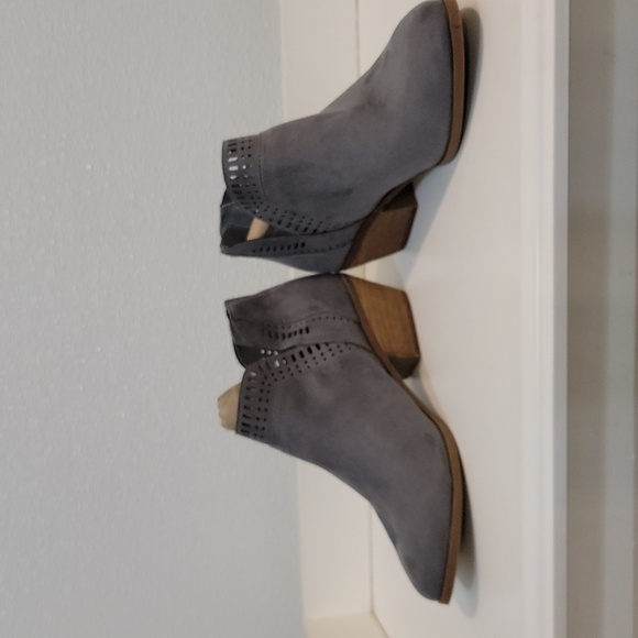 Carlos by Carlos Santana Women's Size 6 Marteen Ankle Booties - Picture 4 of 9